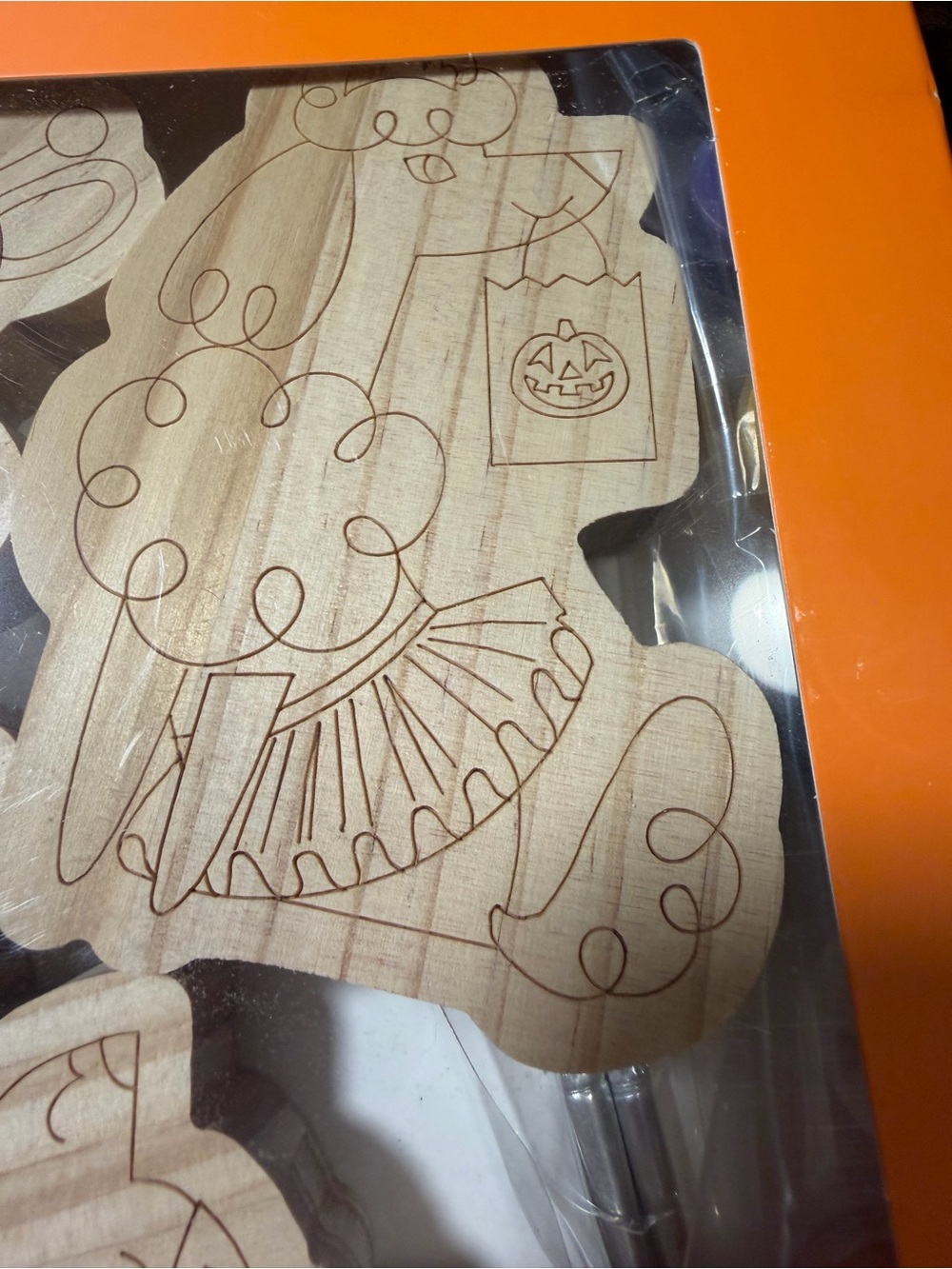 Mondo Llama Paint-Your-Own Halloween Wood Puppies Kit. NEW - Picture 2 of 5